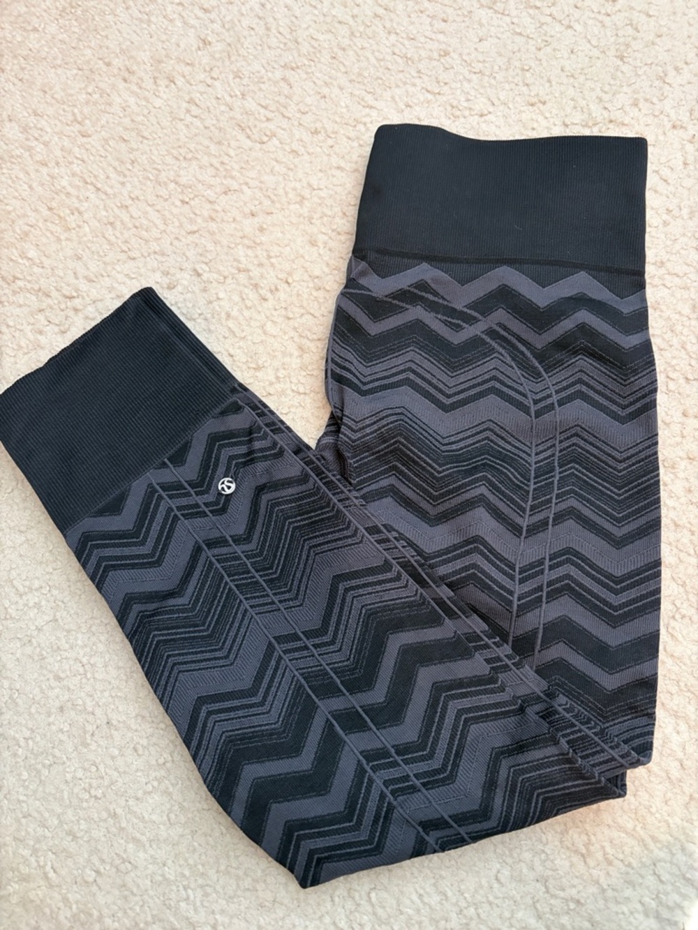 Women’s Lululemon Black Chevron-Pattern Leggings